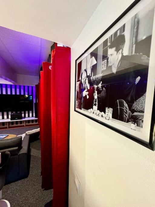 Experience Cinema Immersif Dans Appartement Renove Pres De Montmartre Paris Exterior foto