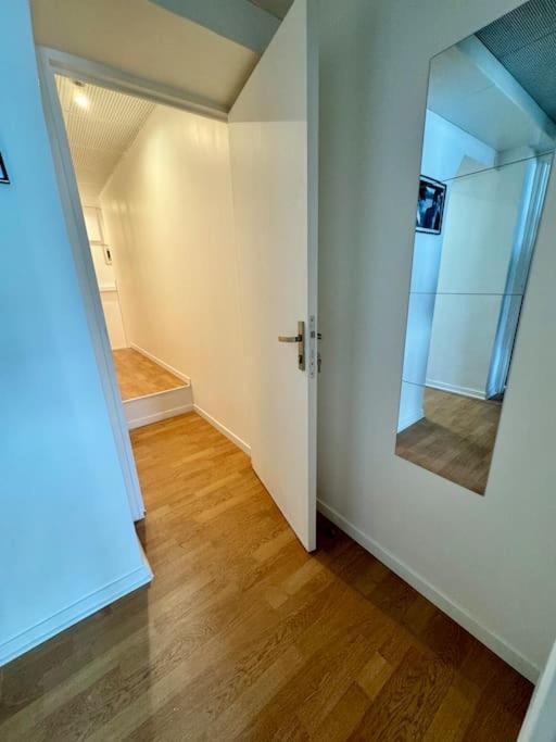 Experience Cinema Immersif Dans Appartement Renove Pres De Montmartre Paris Exterior foto